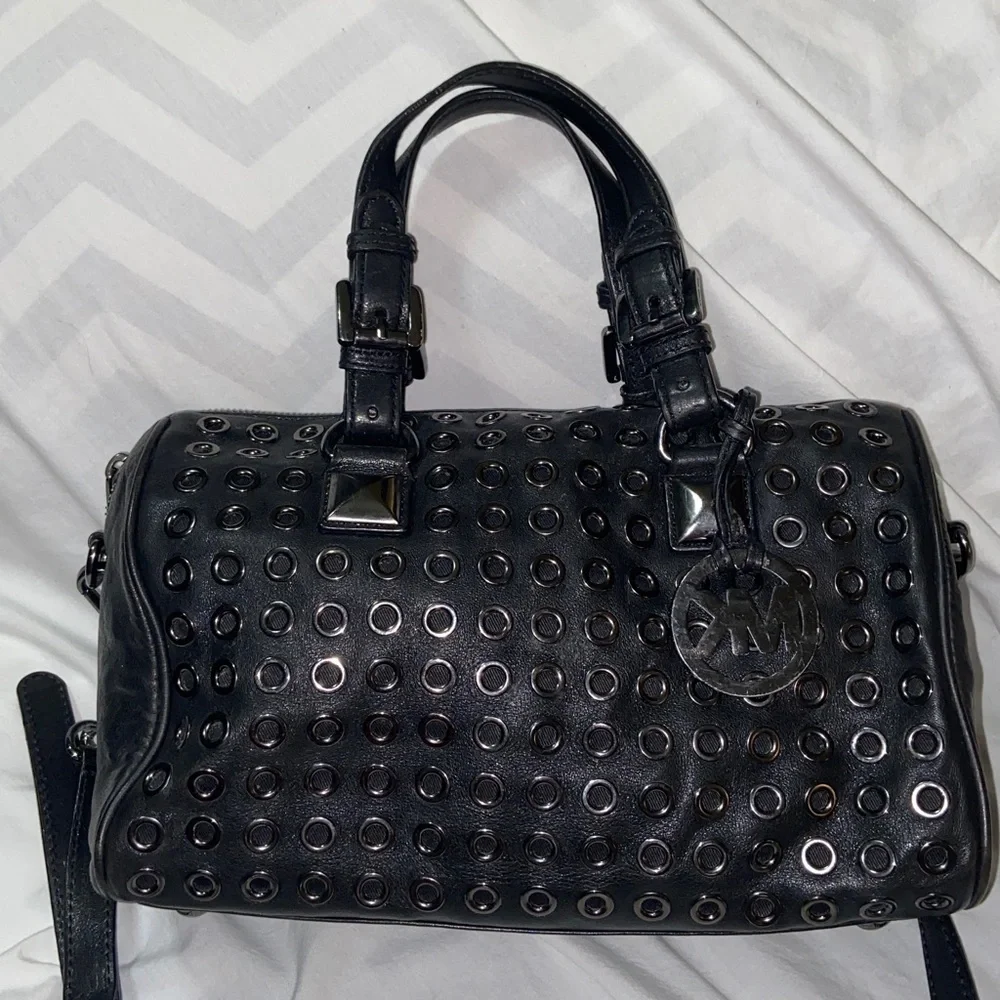RARE Michael Kors black leather grommet Grayson_14